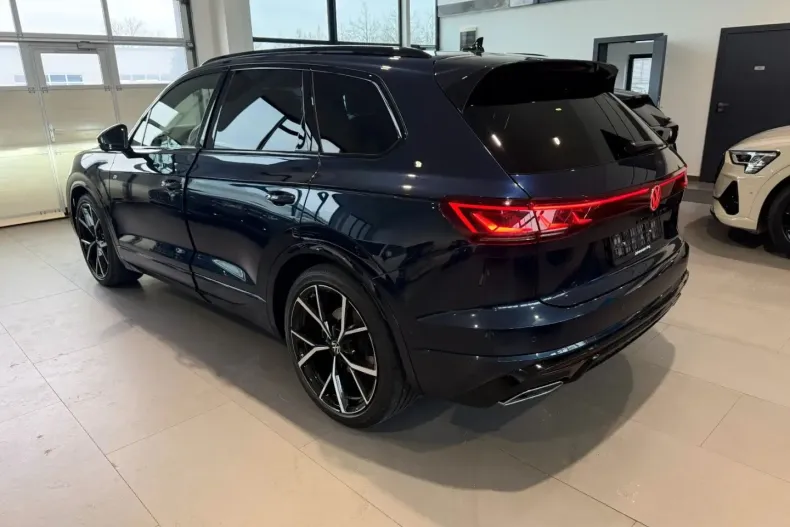 Volkswagen Touareg din 2023 cu 21.265 km - oferta VOL178849 - foto 4