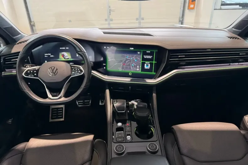 Volkswagen Touareg din 2023 cu 21.265 km - oferta VOL178849 - foto 9