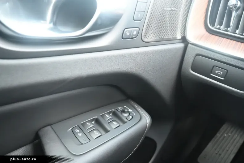 Volvo XC60 din 2024 cu 21.000 km - oferta VOL178853 - foto 28