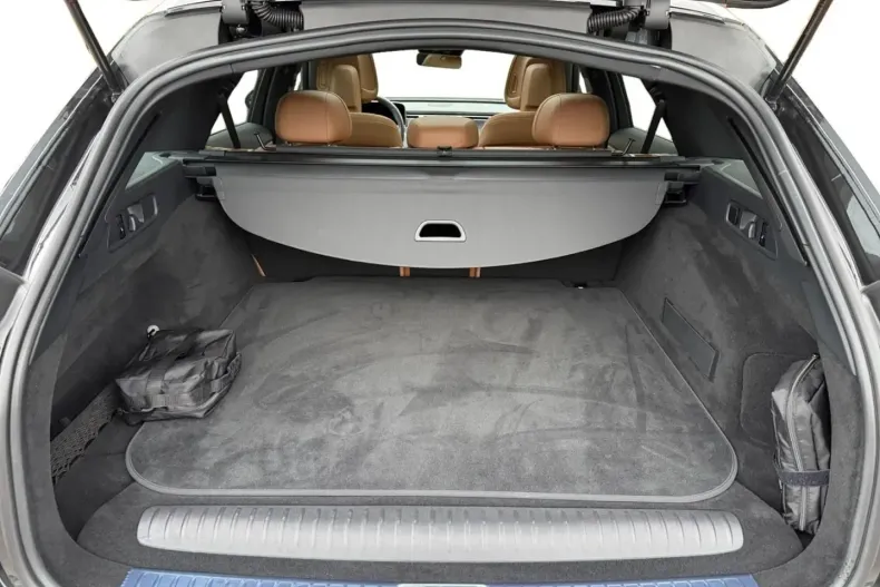 Mercedes-Benz E 300 (Clasa E) din 2025 cu 9.822 km - oferta MER178856 - foto 6