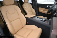 Volvo XC60 din 2023 cu 29.800 km - oferta VOL178891 - foto 14