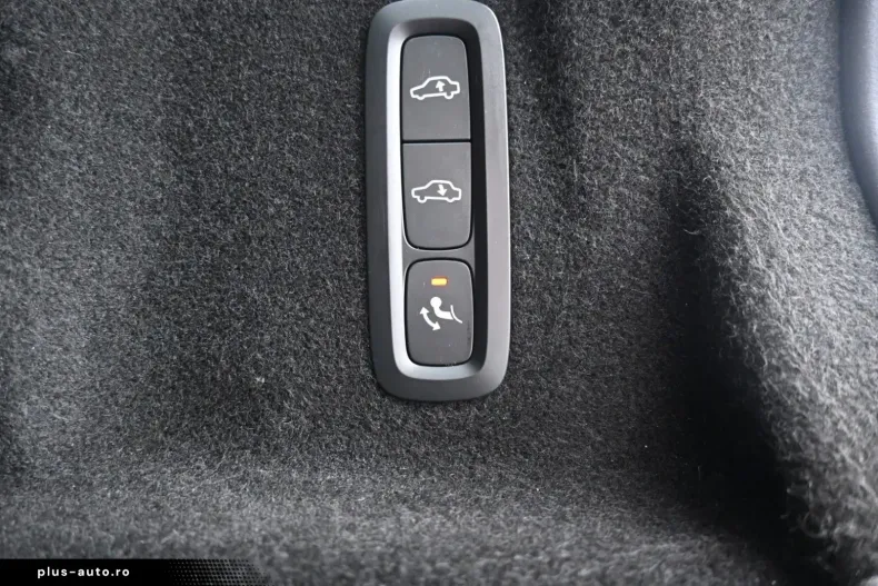 Volvo XC60 din 2023 cu 29.800 km - oferta VOL178891 - foto 17