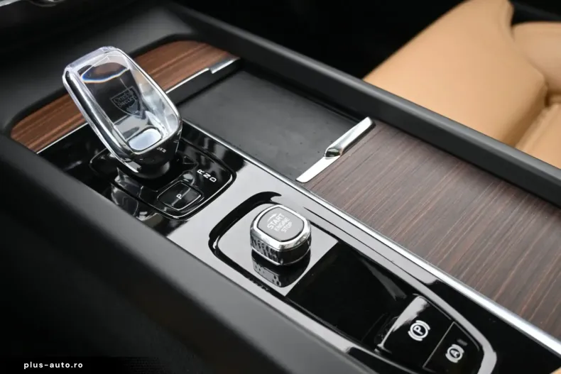 Volvo XC60 din 2023 cu 29.800 km - oferta VOL178891 - foto 24