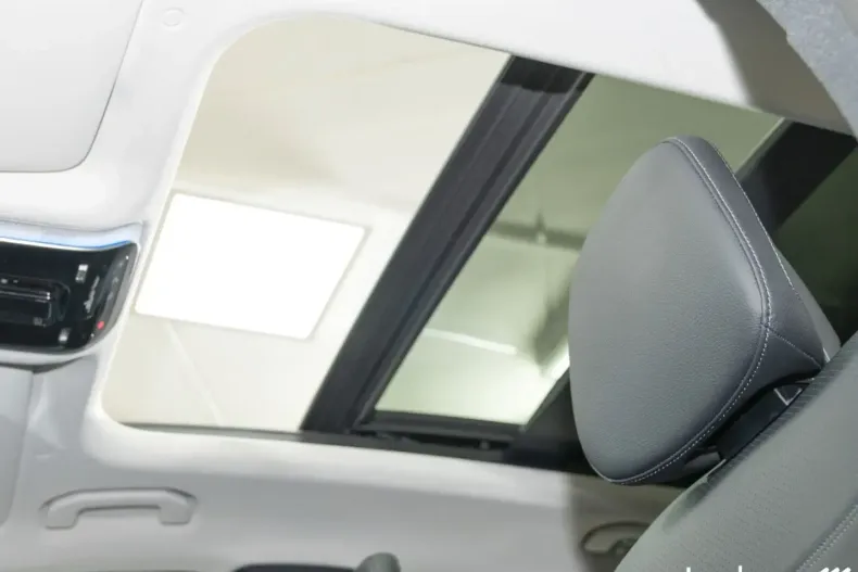 Mercedes-Benz GLC 300 din 2024 cu 12.736 km - oferta MER178906 - foto 14