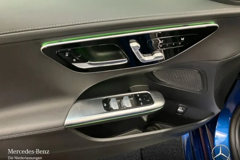 Mercedes-Benz C 300 din 2024 cu 8.476 km - oferta MER178908 - foto 17