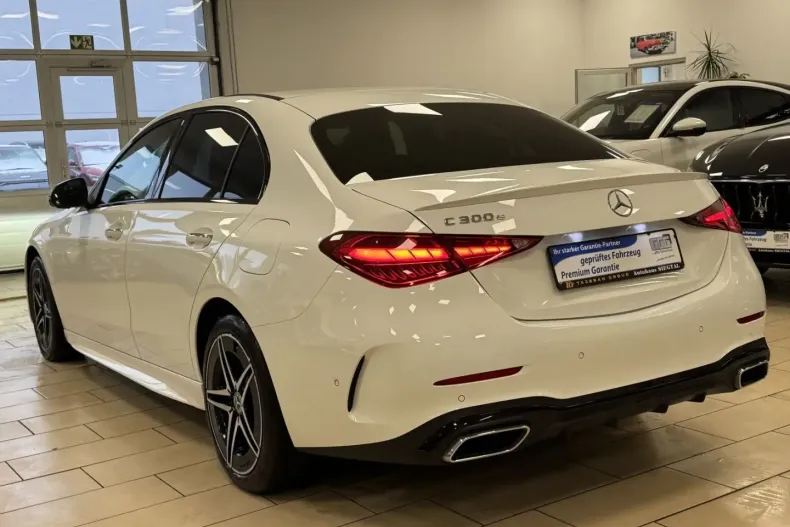 Mercedes-Benz C 300 (Clasa C) din 2023 cu 13.265 km - oferta MER178911 - foto 7