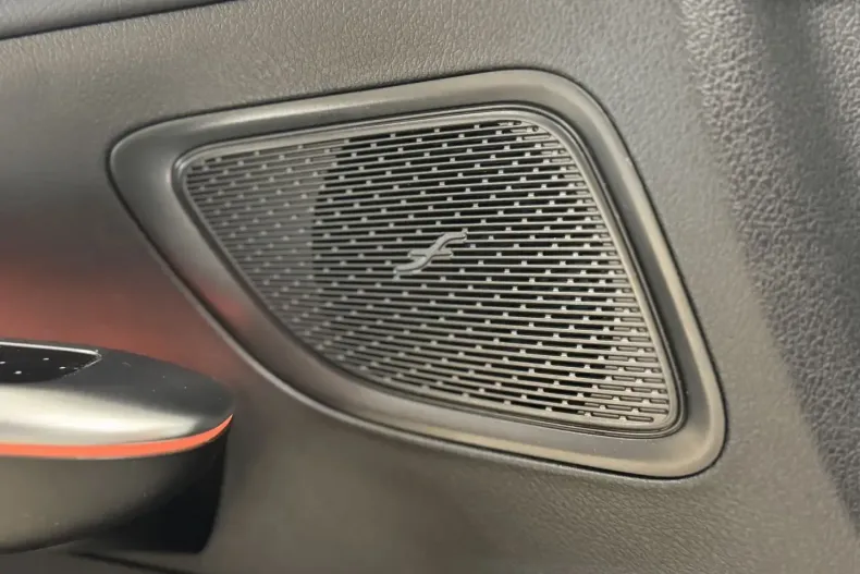 Mercedes-Benz C 300 (Clasa C) din 2023 cu 13.265 km - oferta MER178911 - foto 24