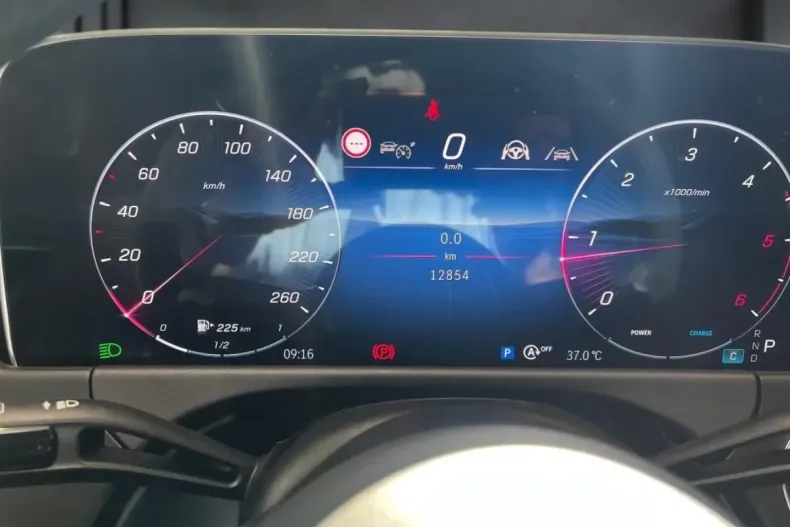 Mercedes-Benz E 220 din 2024 cu 12.900 km - oferta MER178913 - foto 6