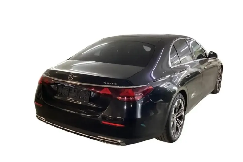 Mercedes-Benz E 220 (Clasa E) din 2024 cu 13.500 km - oferta MER178921 - foto 5