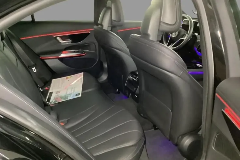 Mercedes-Benz E 220 (Clasa E) din 2024 cu 13.500 km - oferta MER178921 - foto 8