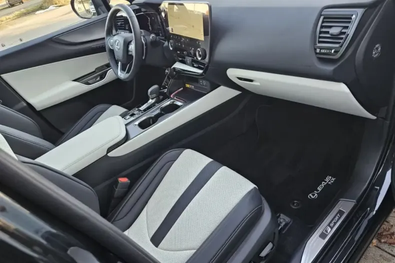 Lexus NX 450h din 2026 cu 15 km - oferta LEX178930 - foto 8