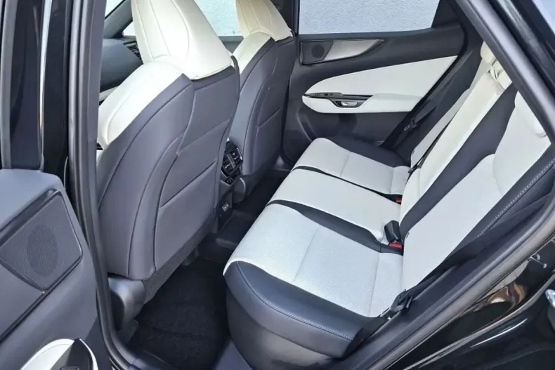 Lexus NX 450h din 2026 cu 15 km - oferta LEX178930 - foto 10