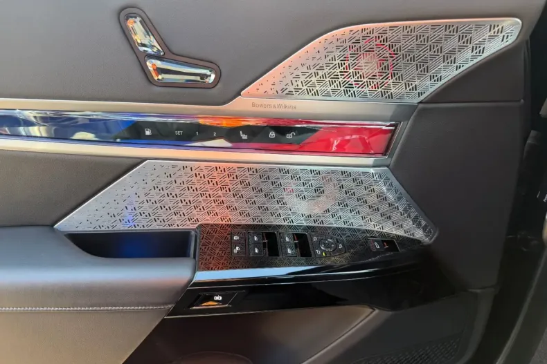 BMW 750 din 2023 cu 17.188 km - oferta BMW178931 - foto 16