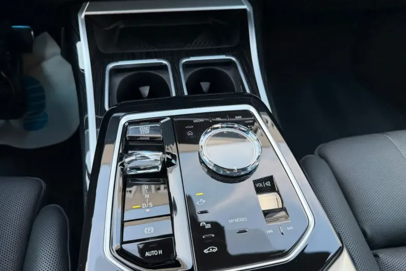 BMW 750 din 2023 cu 17.188 km - oferta BMW178931 - foto 20