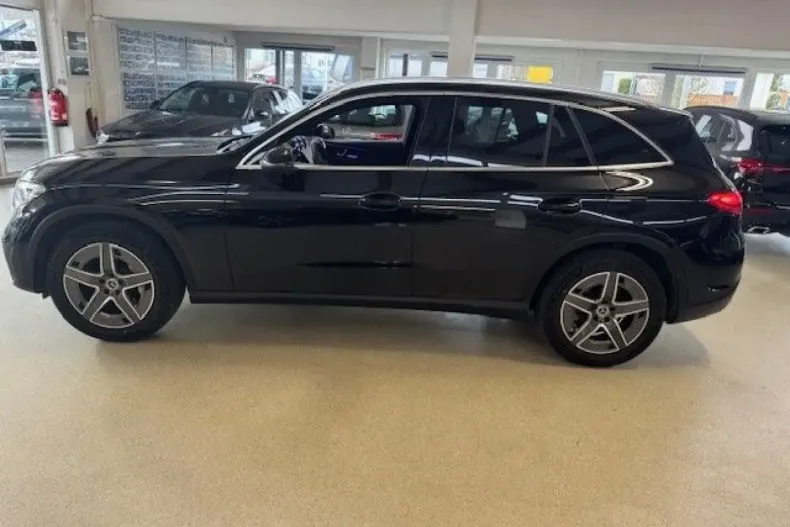 Mercedes-Benz GLC 220 din 2024 cu 9.500 km - oferta MER178938 - foto 5