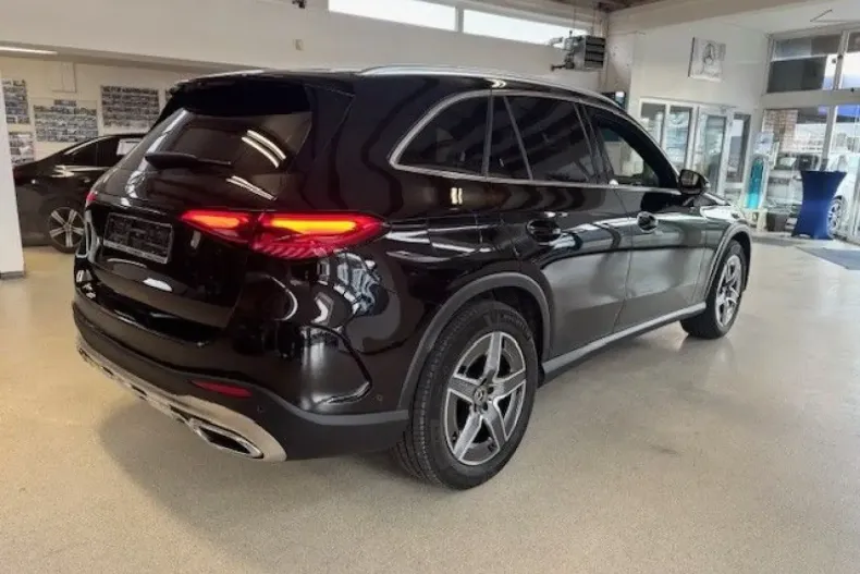 Mercedes-Benz GLC 220 din 2024 cu 9.500 km - oferta MER178938 - foto 6
