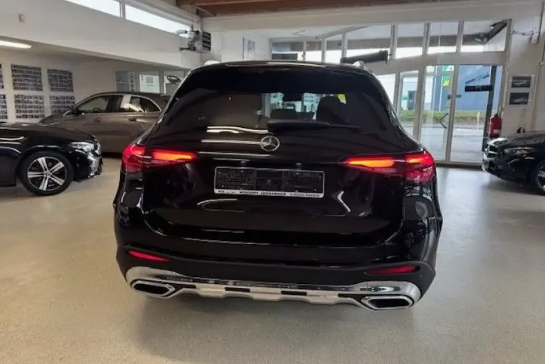 Mercedes-Benz GLC 220 din 2024 cu 9.500 km - oferta MER178938 - foto 7