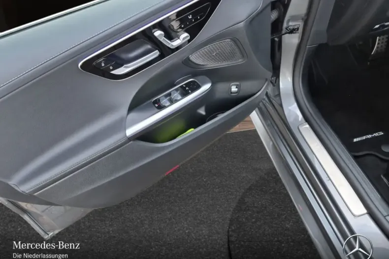 Mercedes-Benz C 300 din 2024 cu 7.312 km - oferta MER178943 - foto 17