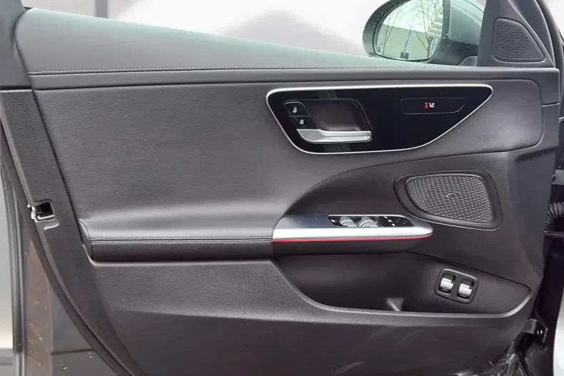 Mercedes-Benz C 300 din 2023 cu 43.000 km - oferta MER178944 - foto 11