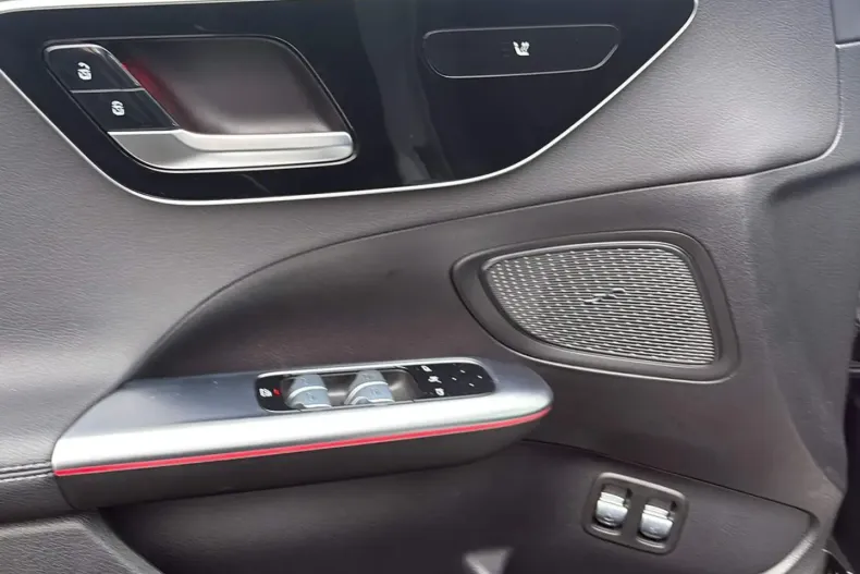 Mercedes-Benz C 300 din 2023 cu 43.000 km - oferta MER178944 - foto 12