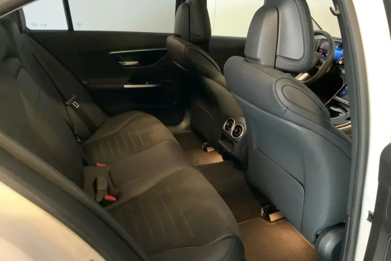 Mercedes-Benz C 300 din 2024 cu 9.456 km - oferta MER178945 - foto 15