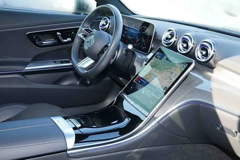 Mercedes-Benz CLE 200 din 2024 cu 13.489 km - oferta MER178962 - foto 4