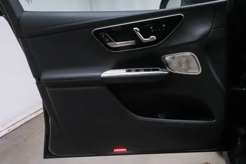 Mercedes-Benz GLC 300 din 2024 cu 12.075 km - oferta MER178981 - foto 10