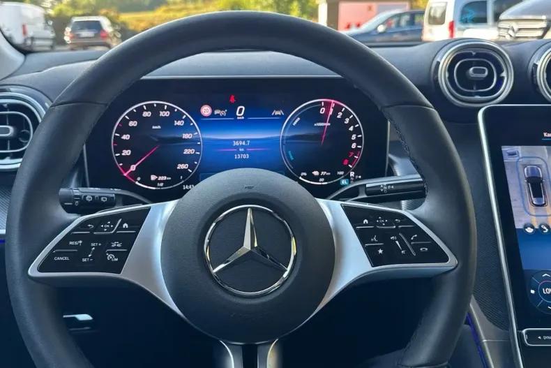 Mercedes-Benz GLC 300 din 2025 cu 13.699 km - oferta MER178988 - foto 13