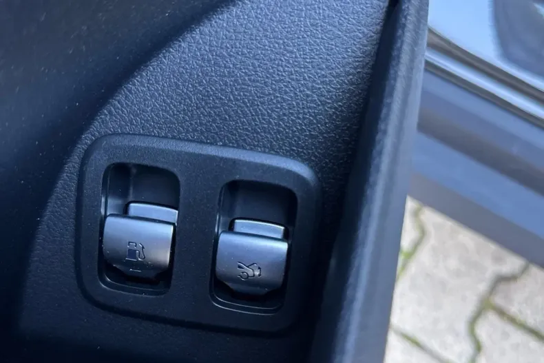 Mercedes-Benz GLC 300 din 2025 cu 13.699 km - oferta MER178988 - foto 17