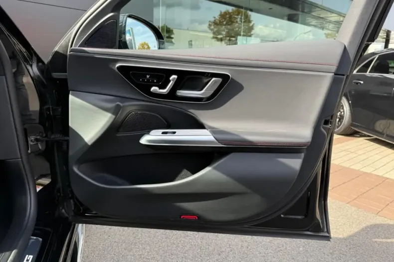 Mercedes-Benz E 53 AMG din 2024 cu 28.224 km - oferta MER179000 - foto 14