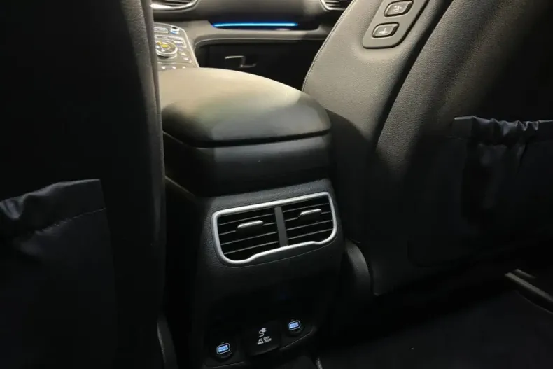 Hyundai SANTA FE din 2021 cu 105.593 km - oferta HYU179001 - foto 34