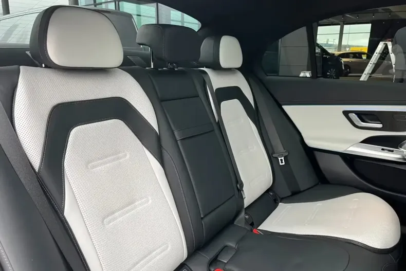 Mercedes-Benz E 53 AMG din 2025 cu 12.700 km - oferta MER179020 - foto 13