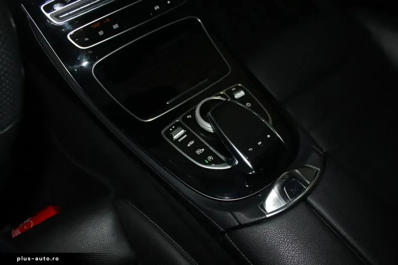 Mercedes-Benz E 300 (Clasa E) din 2021 cu 113.965 km - oferta MER179039 - foto 10