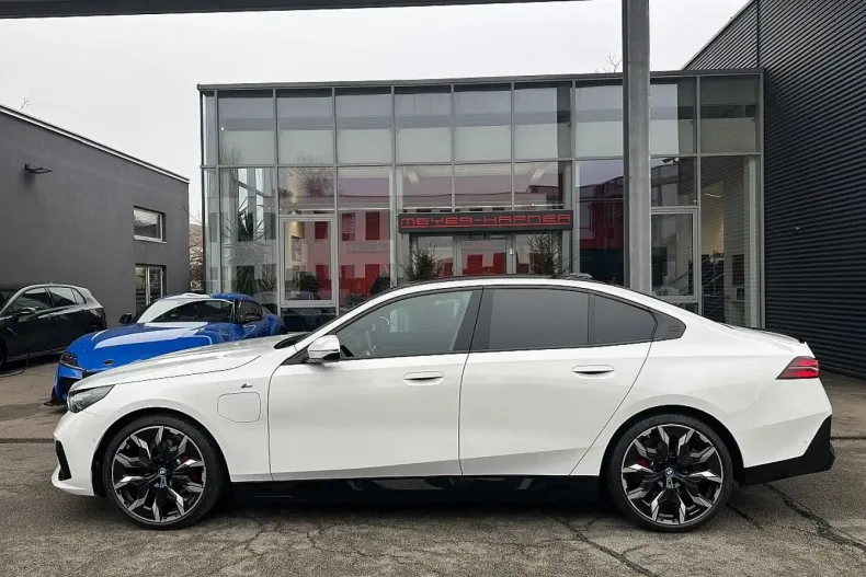 BMW 530 din 2025 cu 15.350 km - oferta BMW179058 - foto 7