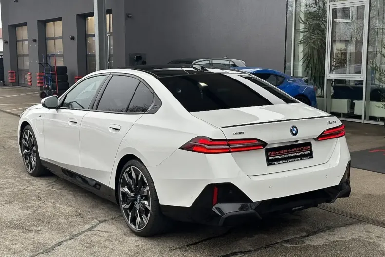 BMW 530 din 2025 cu 15.350 km - oferta BMW179058 - foto 8