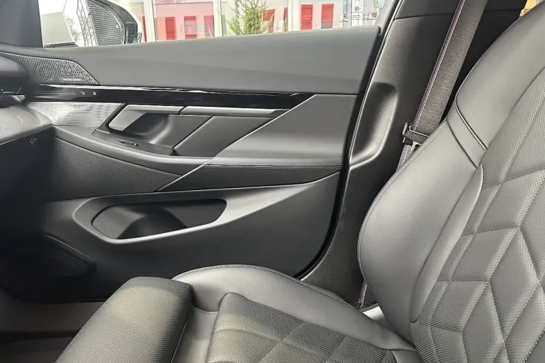 BMW 530 din 2025 cu 15.350 km - oferta BMW179058 - foto 18