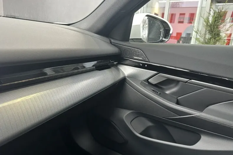 BMW 530 din 2025 cu 15.350 km - oferta BMW179058 - foto 31