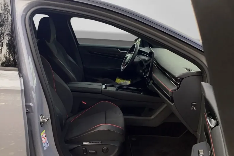 Volkswagen ID.7 din 2025 cu 15.768 km - oferta VOL179060 - foto 3