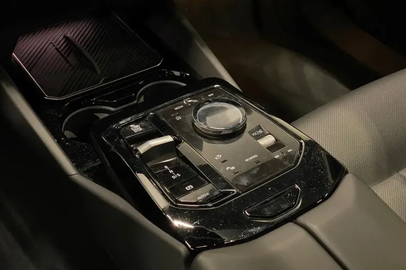 BMW 530 din 2024 cu 27.476 km - oferta BMW179061 - foto 13