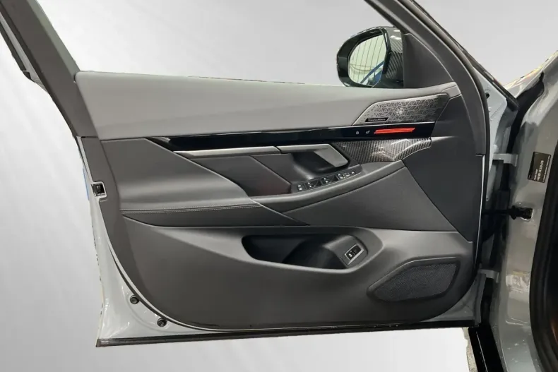 BMW 530 din 2024 cu 8.219 km - oferta BMW179068 - foto 19