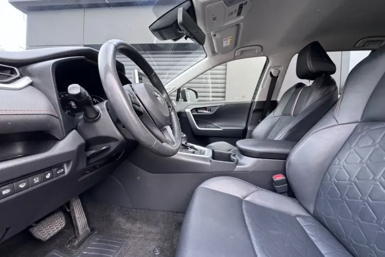 Toyota RAV4 din 2022 cu 72.350 km - oferta TOY179083 - foto 2