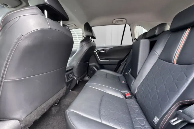 Toyota RAV4 din 2022 cu 72.350 km - oferta TOY179083 - foto 3