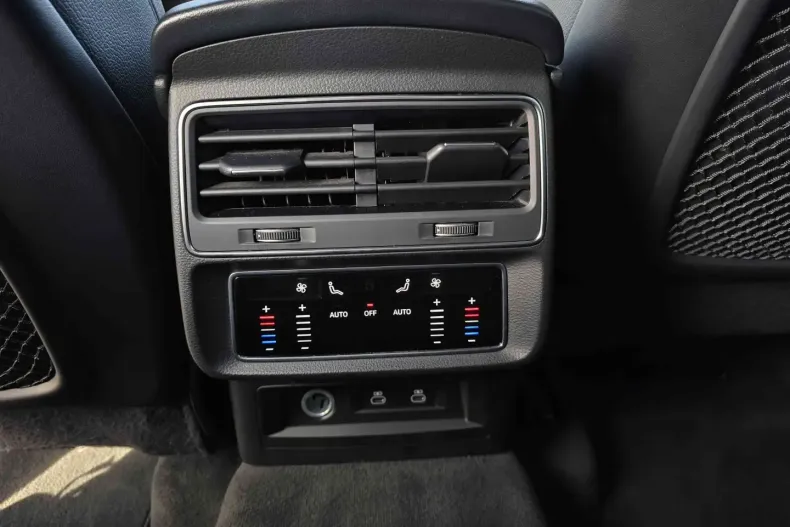 Audi Q8 din 2023 cu 105.442 km - oferta AUD179084 - foto 18