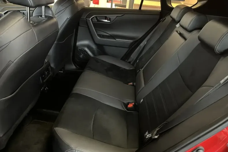 Toyota RAV4 din 2024 cu 9.762 km - oferta TOY179085 - foto 12