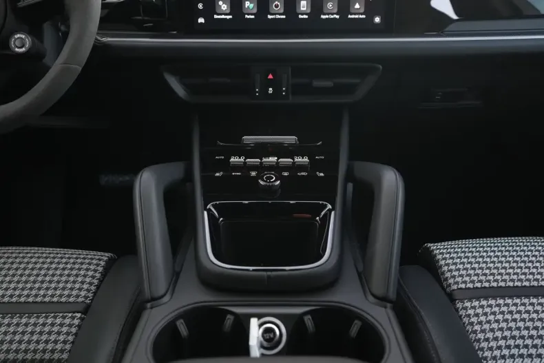 Porsche Cayenne din 2024 cu 8.500 km - oferta POR179092 - foto 21