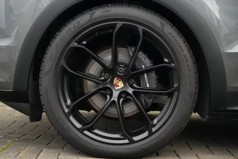 Porsche Cayenne din 2024 cu 8.500 km - oferta POR179092 - foto 28