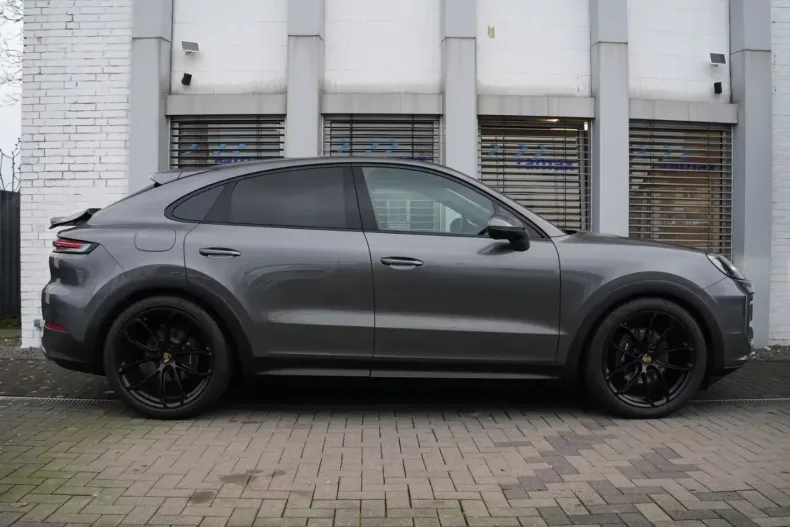 Porsche Cayenne din 2024 cu 8.500 km - oferta POR179092 - foto 29