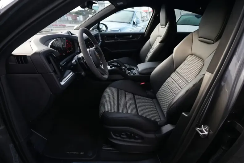 Porsche Cayenne din 2024 cu 8.500 km - oferta POR179092 - foto 34