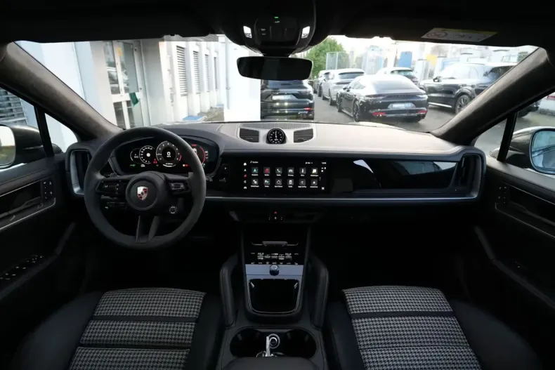 Porsche Cayenne din 2024 cu 8.500 km - oferta POR179092 - foto 35