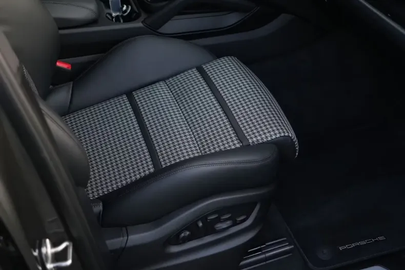 Porsche Cayenne din 2024 cu 8.500 km - oferta POR179092 - foto 39